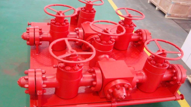 节流压井管汇具有什么用途？具有什么工作原理？